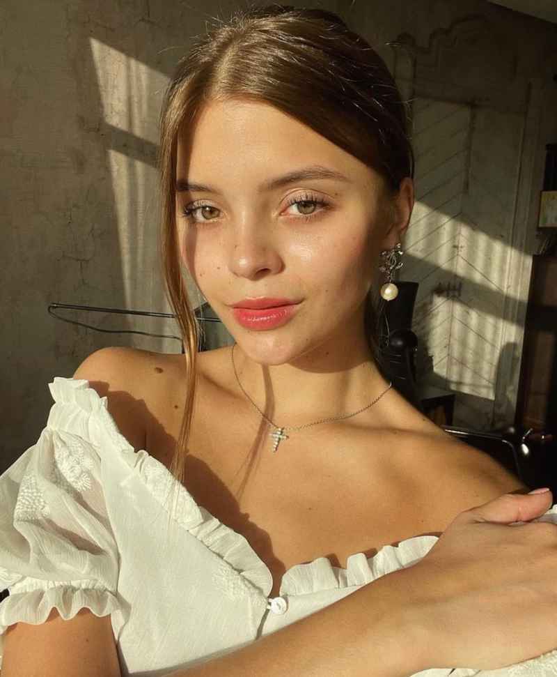 Полина